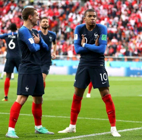  姆巴佩梅开二度助球队取关键三分  