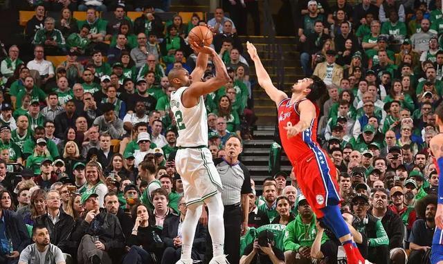  恩比德统治攻防两端76人主场轻取凯尔特人