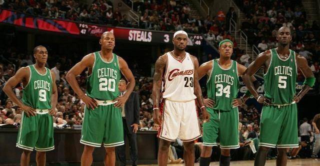  杜兰特关键球稳定军心，篮网险胜凯尔特人  